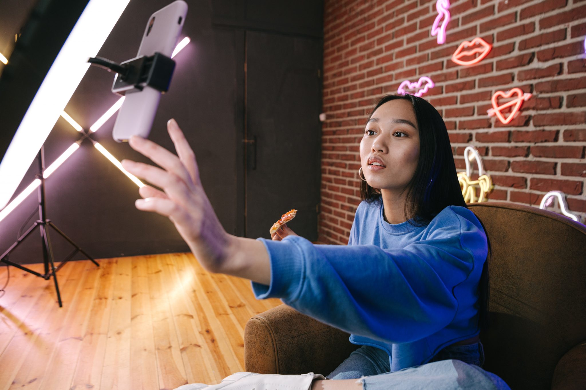 Intelligent Topic Curation: Unlocking the Power of AI for Long-Form Video Content